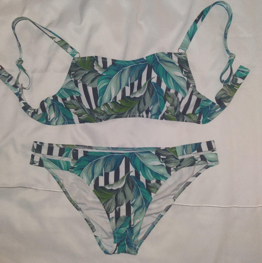 *NWOT* Floral 2 Piece Bathing Suit